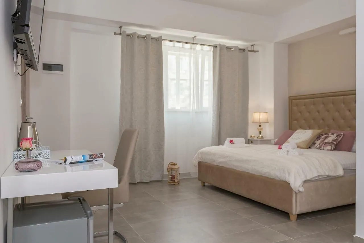 Luxury Rooms Saint Jacob Трогир