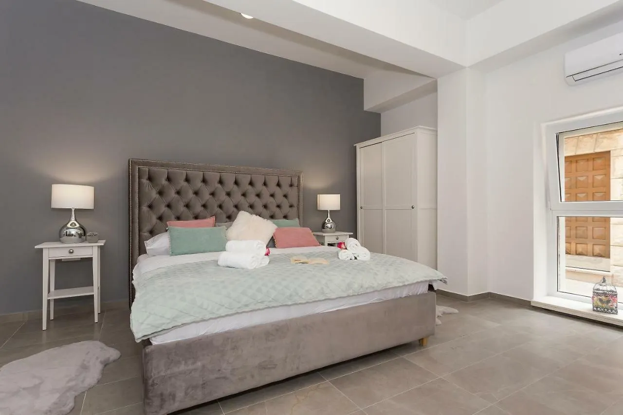 Luxury Rooms Saint Jacob Trogir Vendégház