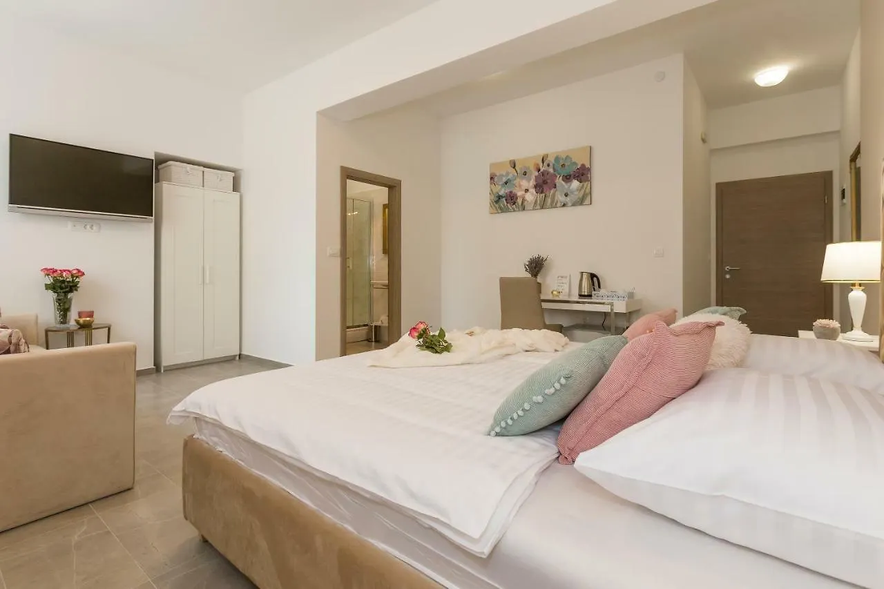 Luxury Rooms Saint Jacob Trogir Vendégház
