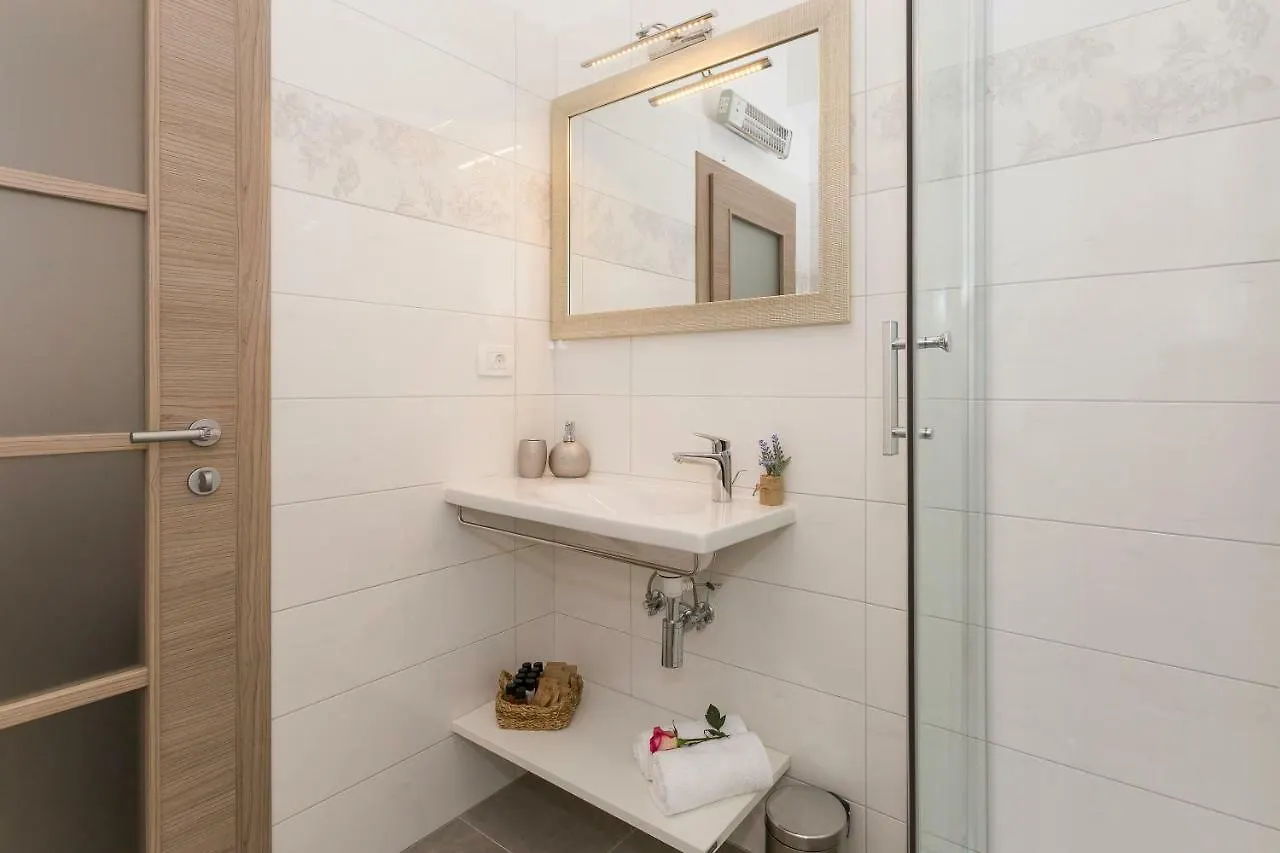 Luxury Rooms Saint Jacob تروغير